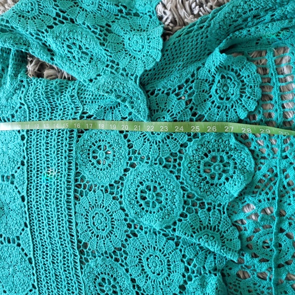 Pyramid Collection Crochet All Day High Low Tunic with Bell Sleeves - Picture 13 of 16